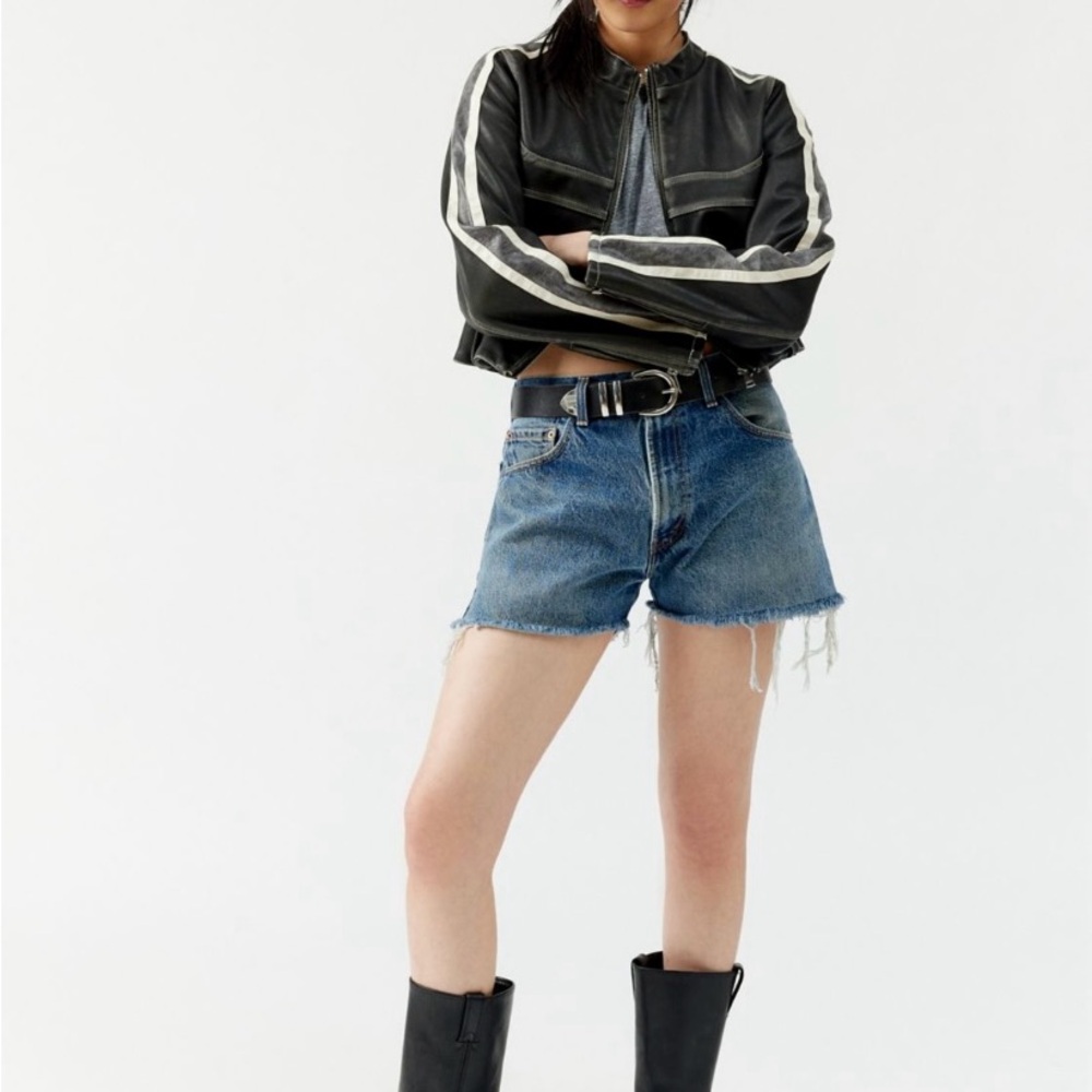 Urban Renewal Vintage Levi’s® Low Rise Slouchy Short